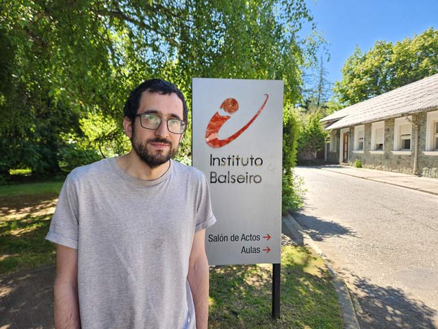 Un docente del Instituto Balseiro fue premiado por la Academia Nacional de Ciencias Exactas, Físicas y Naturales