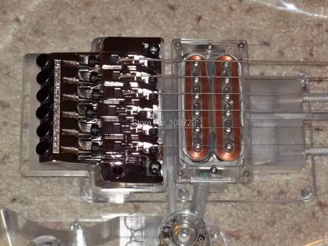 Joe Satriani pone  en venta algunas cosillas….