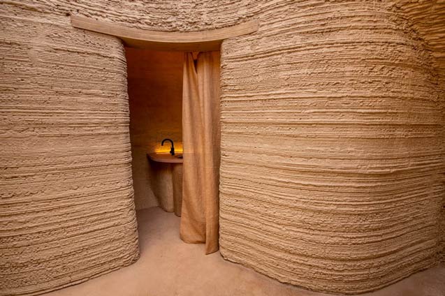 modulo-vivienda-impresa-3d-iglu-arcilla-27-tecla-ciago-corazza-bathroom-entrance-low-1619179033