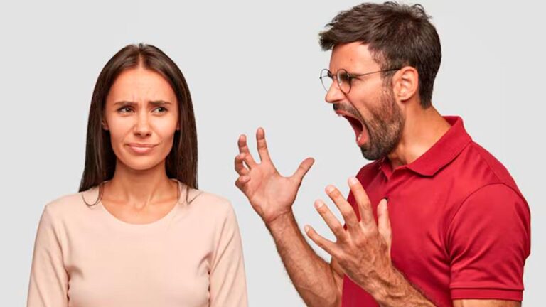 “No llorar, no indignarse sino comprender”