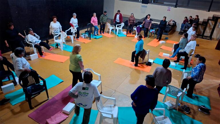 Yoga terapéutico en la tercera edad: un camino de autodescubrimiento y sanación
